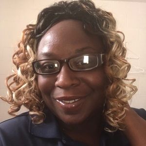 Meet your Posher, Gloria